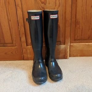 Navy Classic Hunter Boots